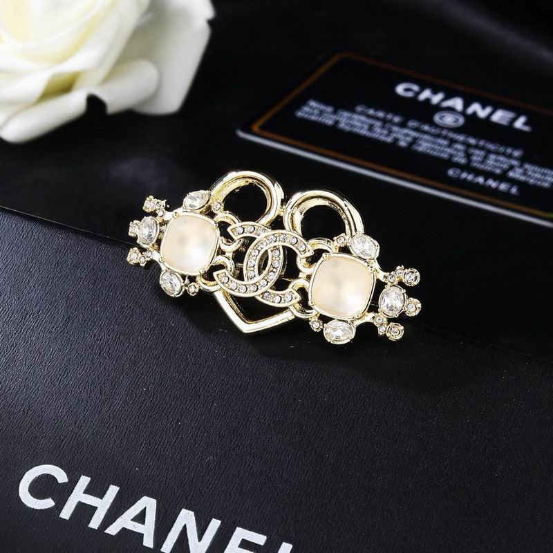 Chanel Brooch 05yxs155